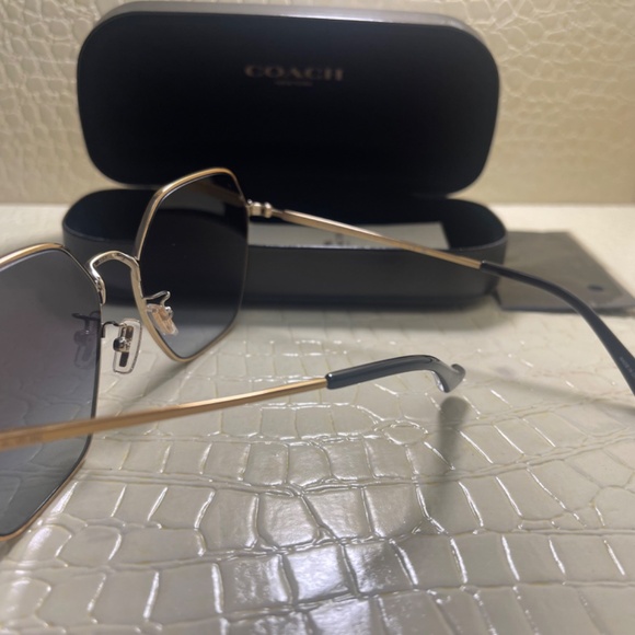 New Coach Women- Hexagon metal shiny Rose Gold frames w/ Gray gradient - Picture 3 of 3